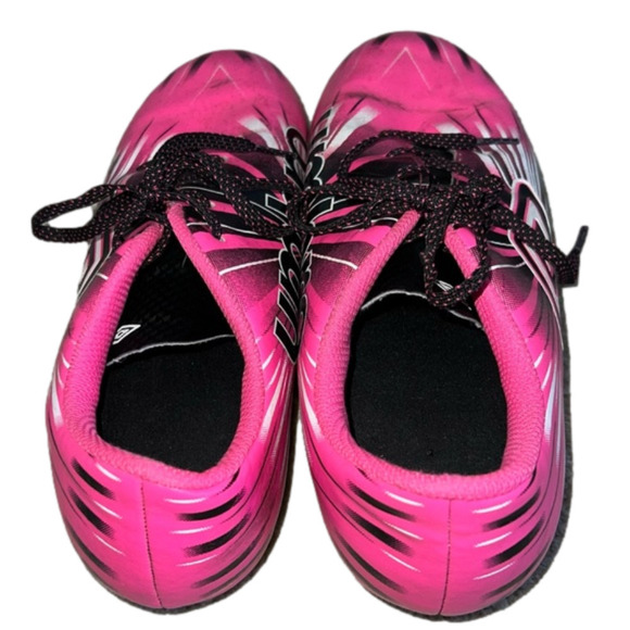 SOCCER season -Umbro girl’s cleats Neon “ hot” pink!! Get noticed on the field! - Picture 2 of 5